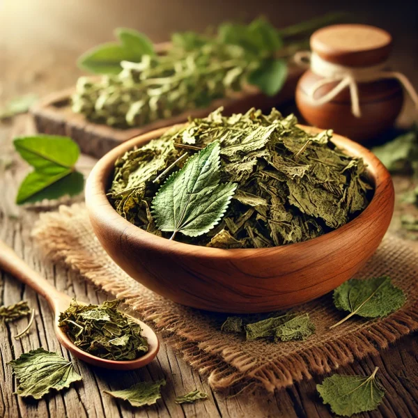 DALL·E 2025-02-08 13.11.38 - A beautifully arranged herbal remedy scene featuring dried comfrey leaves (Symphytum officinale) in a rustic wooden bowl, placed on a natural wooden b
